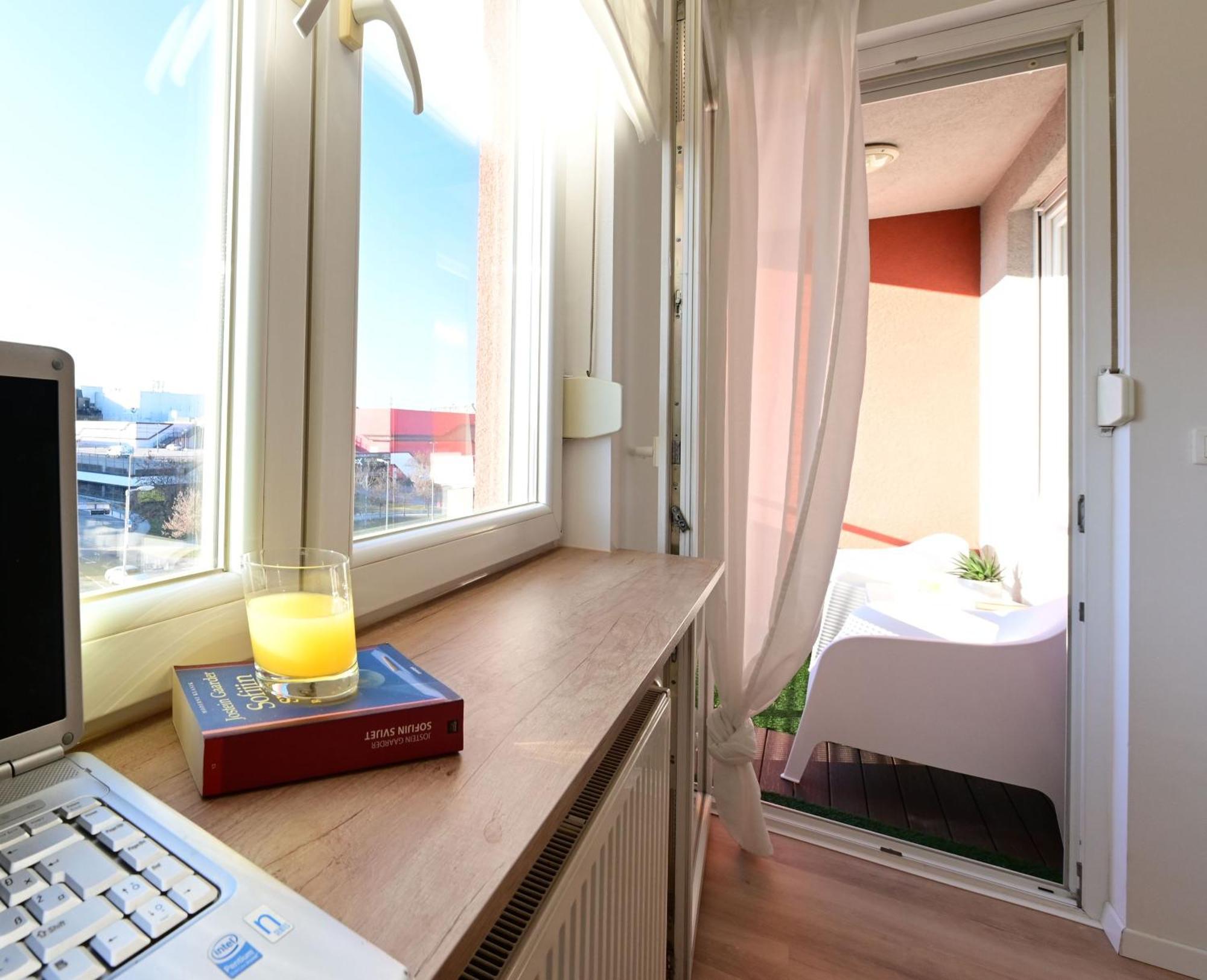 Delux Apartment La Arena With Private Garage ซาเกร็บ ภายนอก รูปภาพ