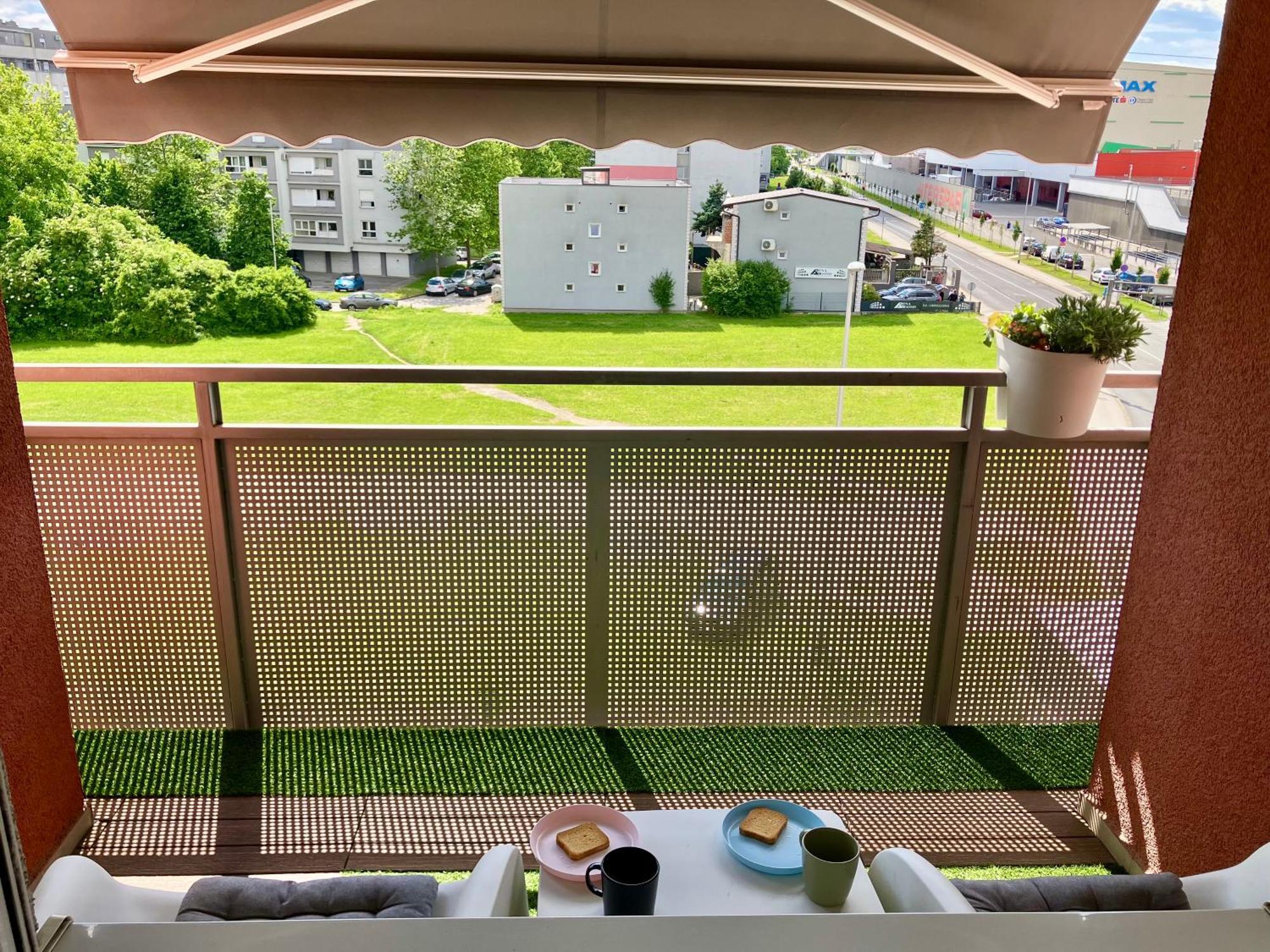 Delux Apartment La Arena With Private Garage ซาเกร็บ ภายนอก รูปภาพ